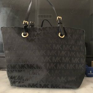 Michael kors tote